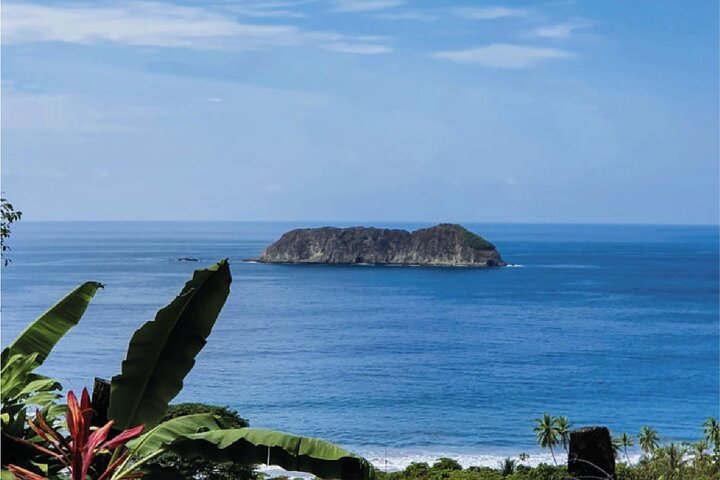 Shared transfer to Manuel Antonio - Photo 1 of 8